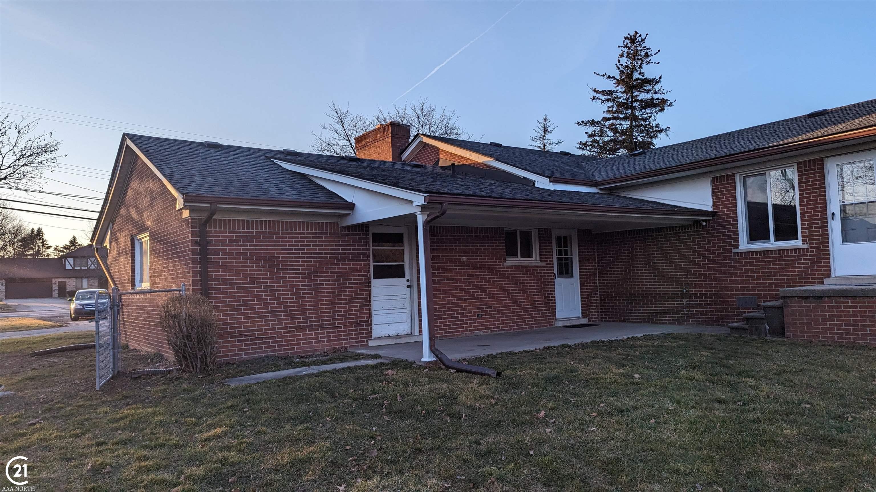 54590 Romeo Plank Road Macomb, MI 48042 - Photo 6 of 27
