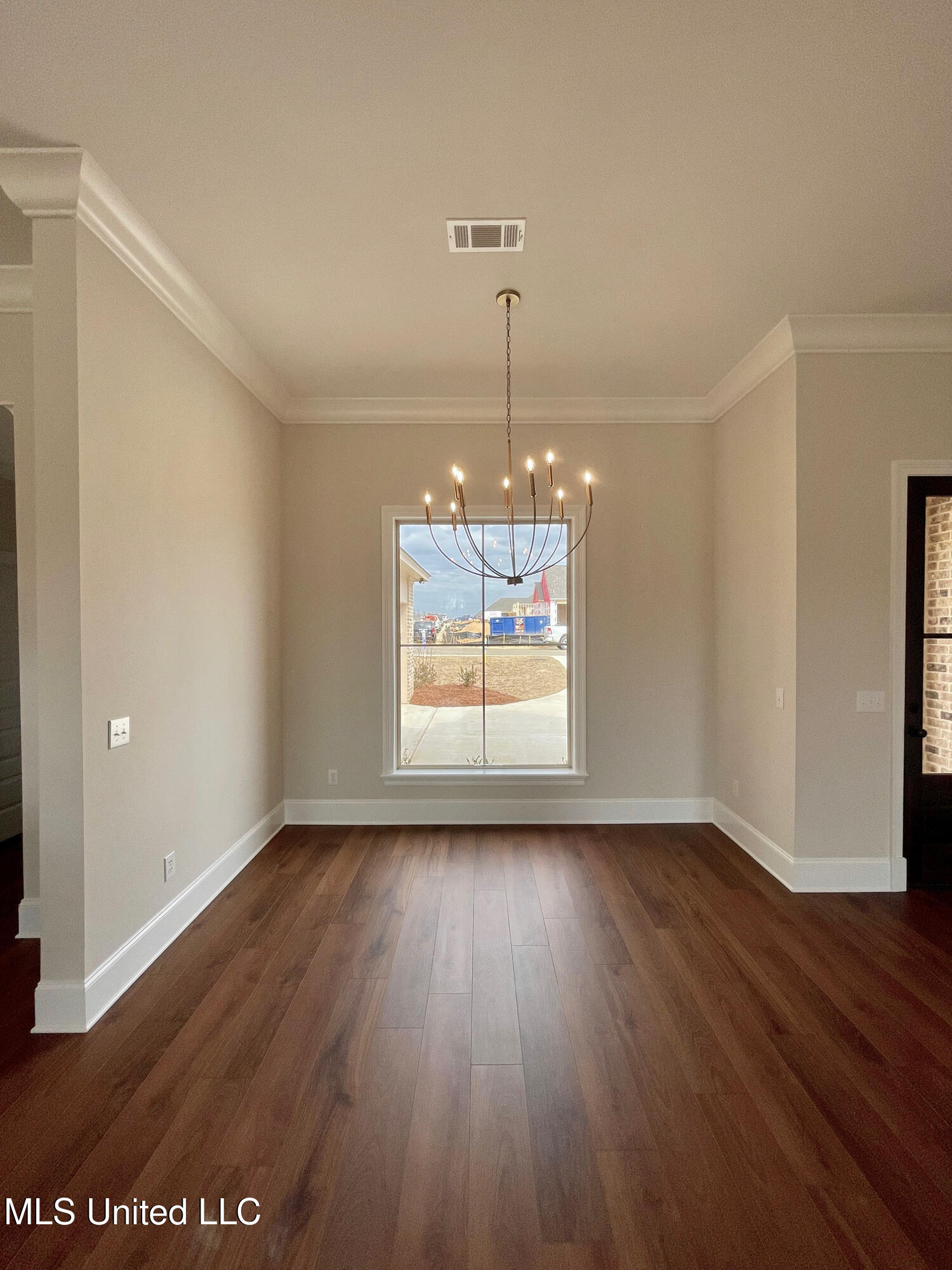 200 Azure Drive Canton, MS 39046 - Photo 5 of 31 IMG_7172