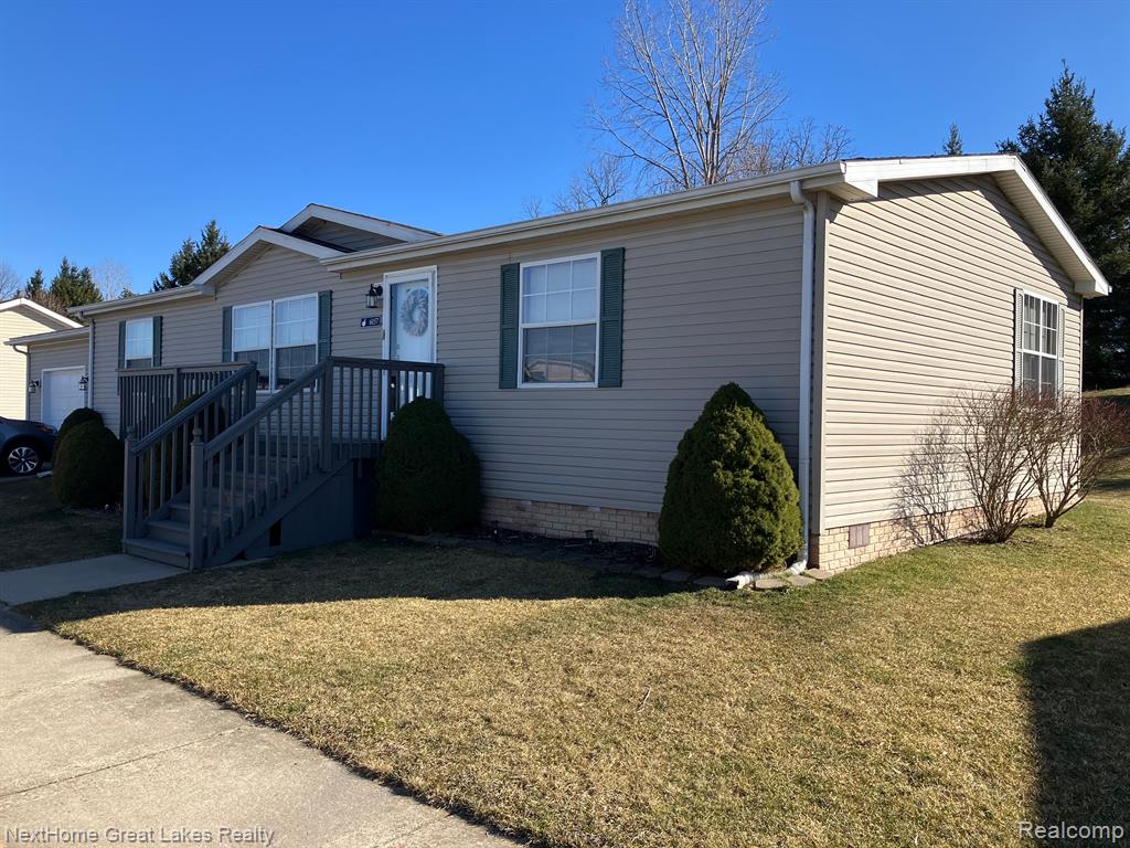 6157 Addison Way Fenton, MI 48430 - Photo 1 of 11