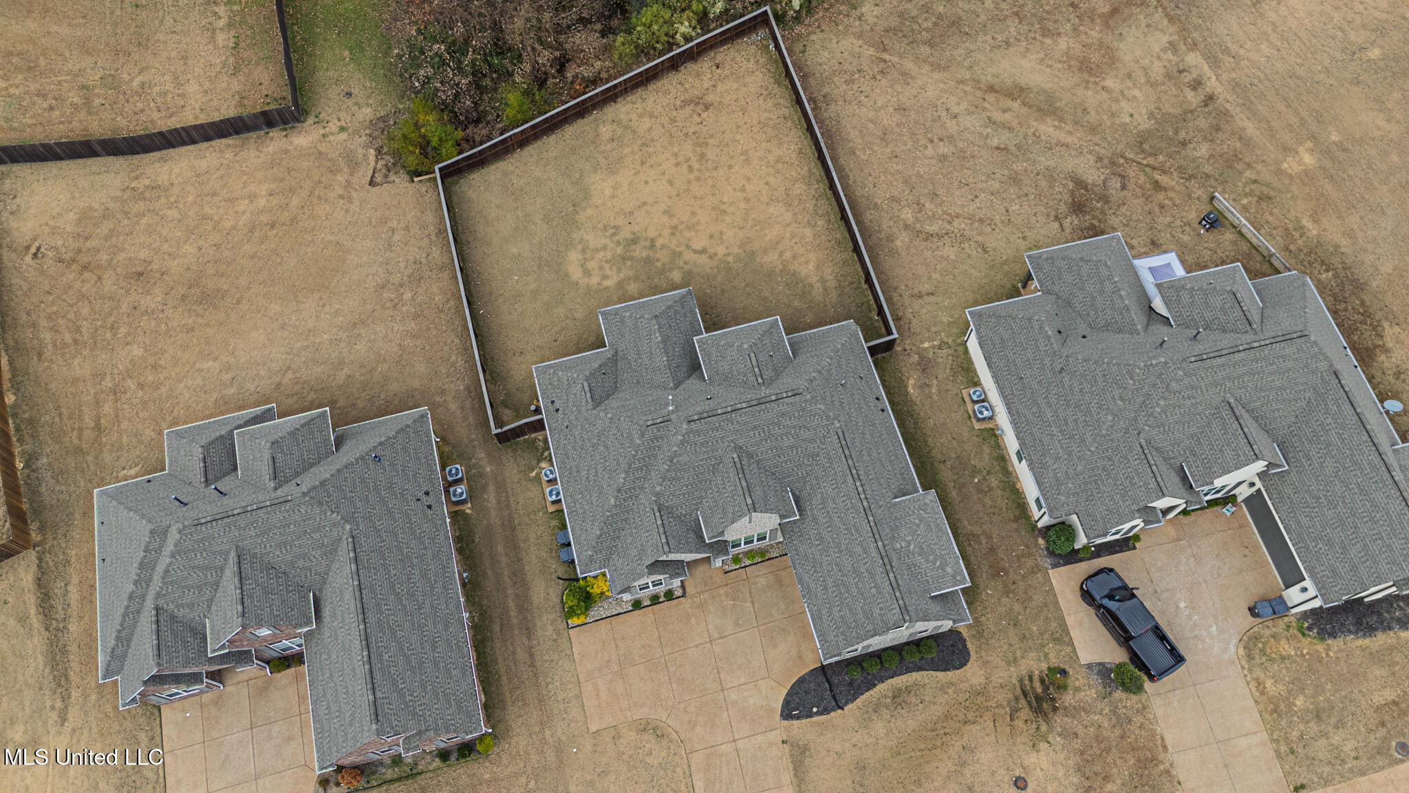 3751 Madison Ridge Hernando, MS 38632 - Photo 11 of 48 DJI_20251119134954_0010_D