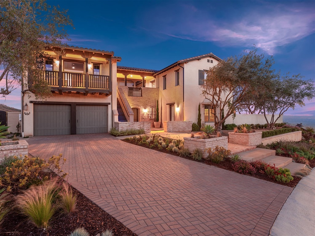 917 Pearl Drive San Marcos, CA 92078 - Photo 2 of 25