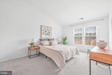 $525,000 | 10717 Kings Riding Way, Unit 301, Rockville, MD 20852