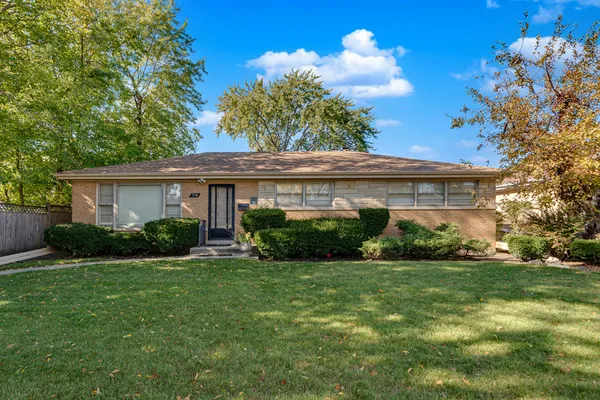 $569,900 | 7330 North Kilbourn Avenue, Lincolnwood, IL 60712