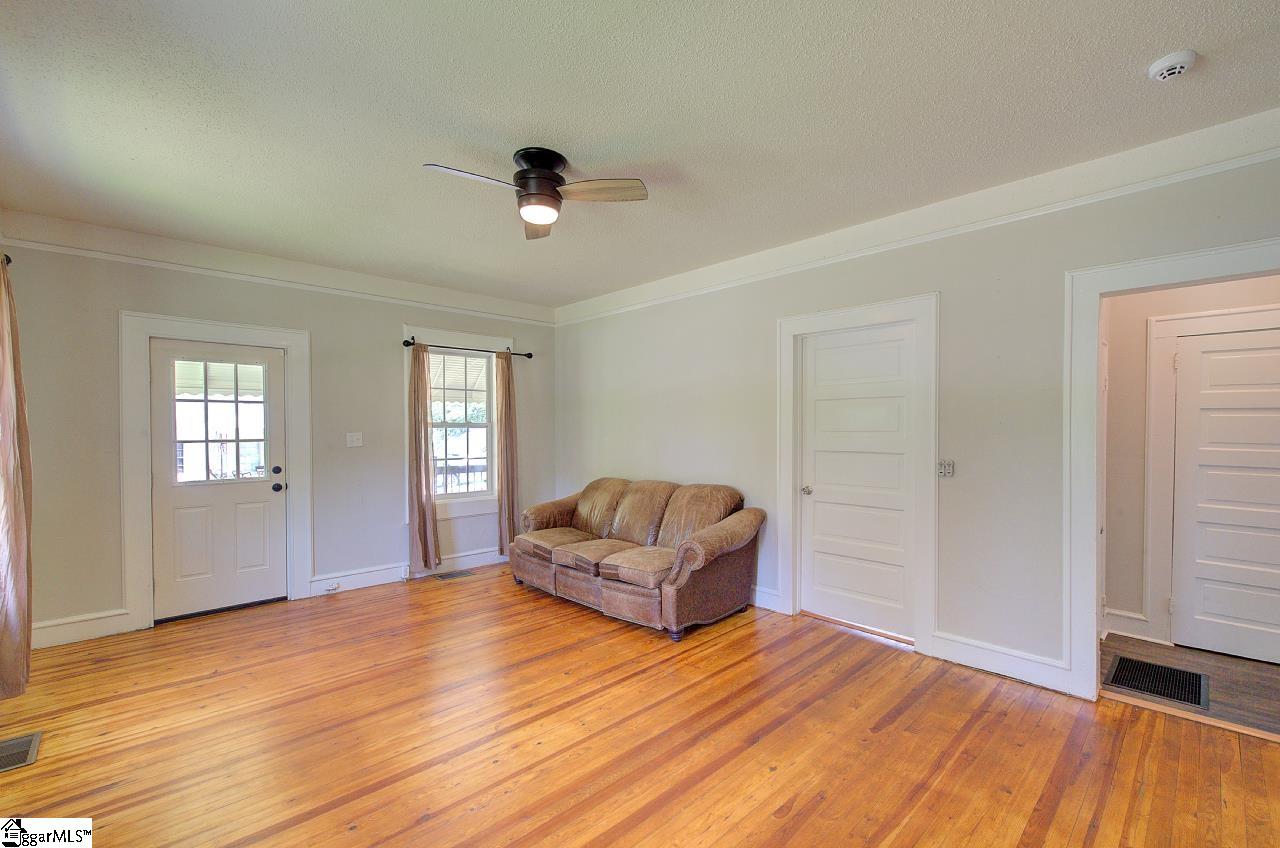 19 Clemson Street Liberty, SC 29657 - Photo 8 of 44