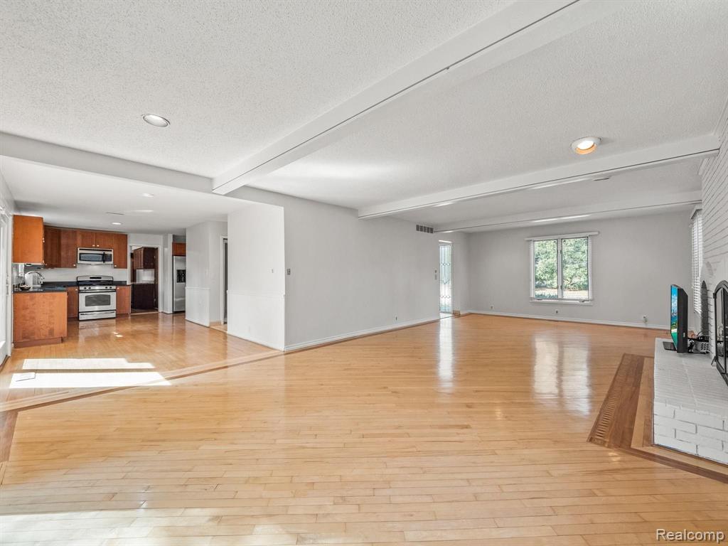 2880 Walnut Lake Road West Bloomfield, MI 48323 - Photo 8 of 30