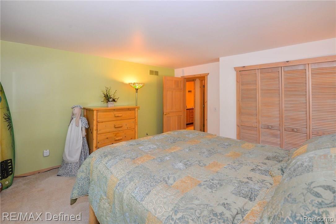 220 Ridgemont Road Oxford, MI 48370 - Photo 43 of 65 44.jpg