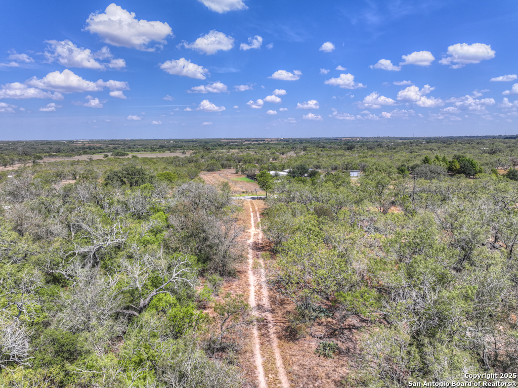 445 Single Oak Road Seguin, TX 78155 - Photo 7 of 20 a view of a city