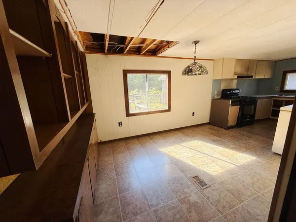 $99,900 | 10 Western Ledge Road, Gouldsboro, ME 04624