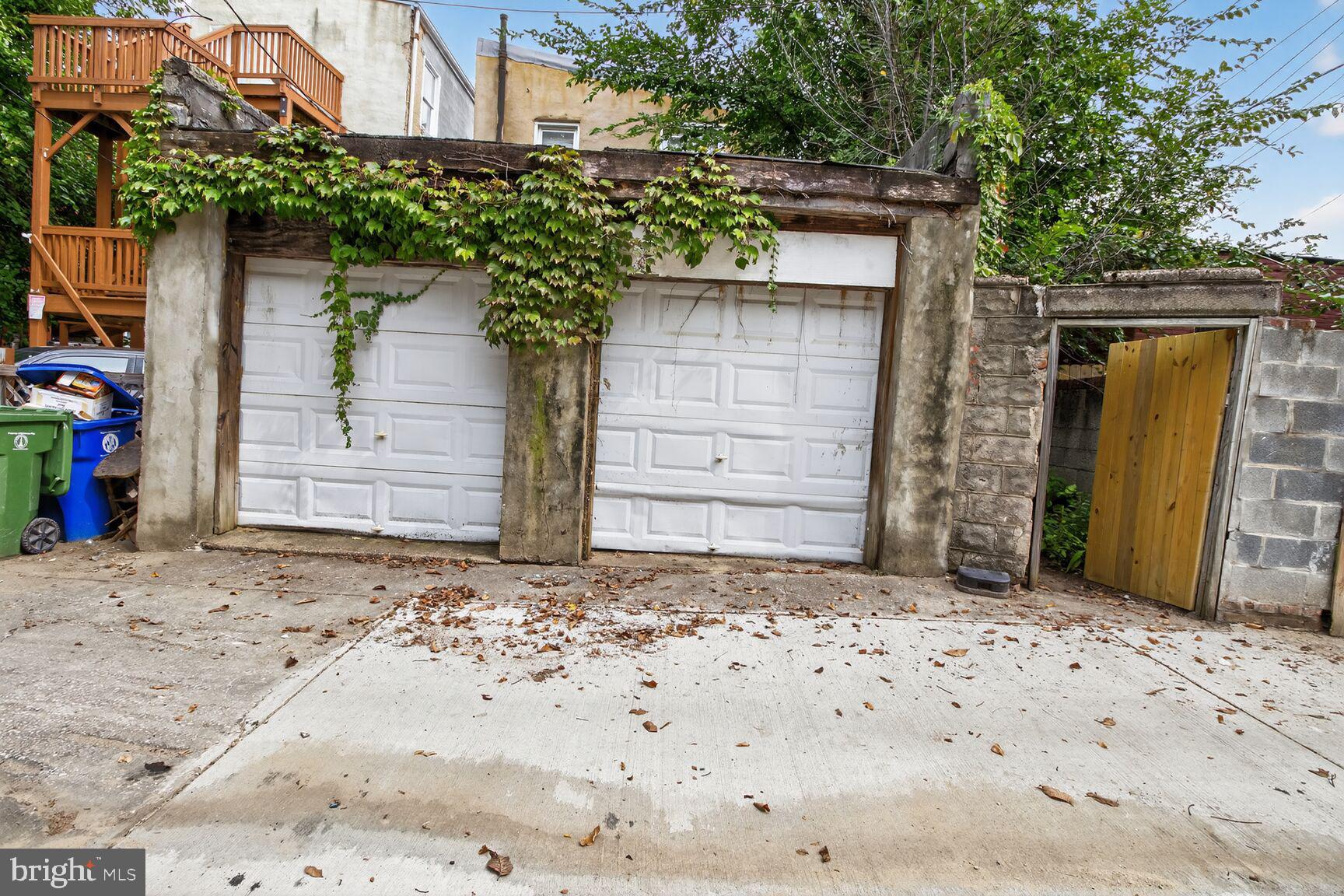 1404 Madison Avenue Baltimore, MD 21217 - Photo 50 of 54 a front view of a house