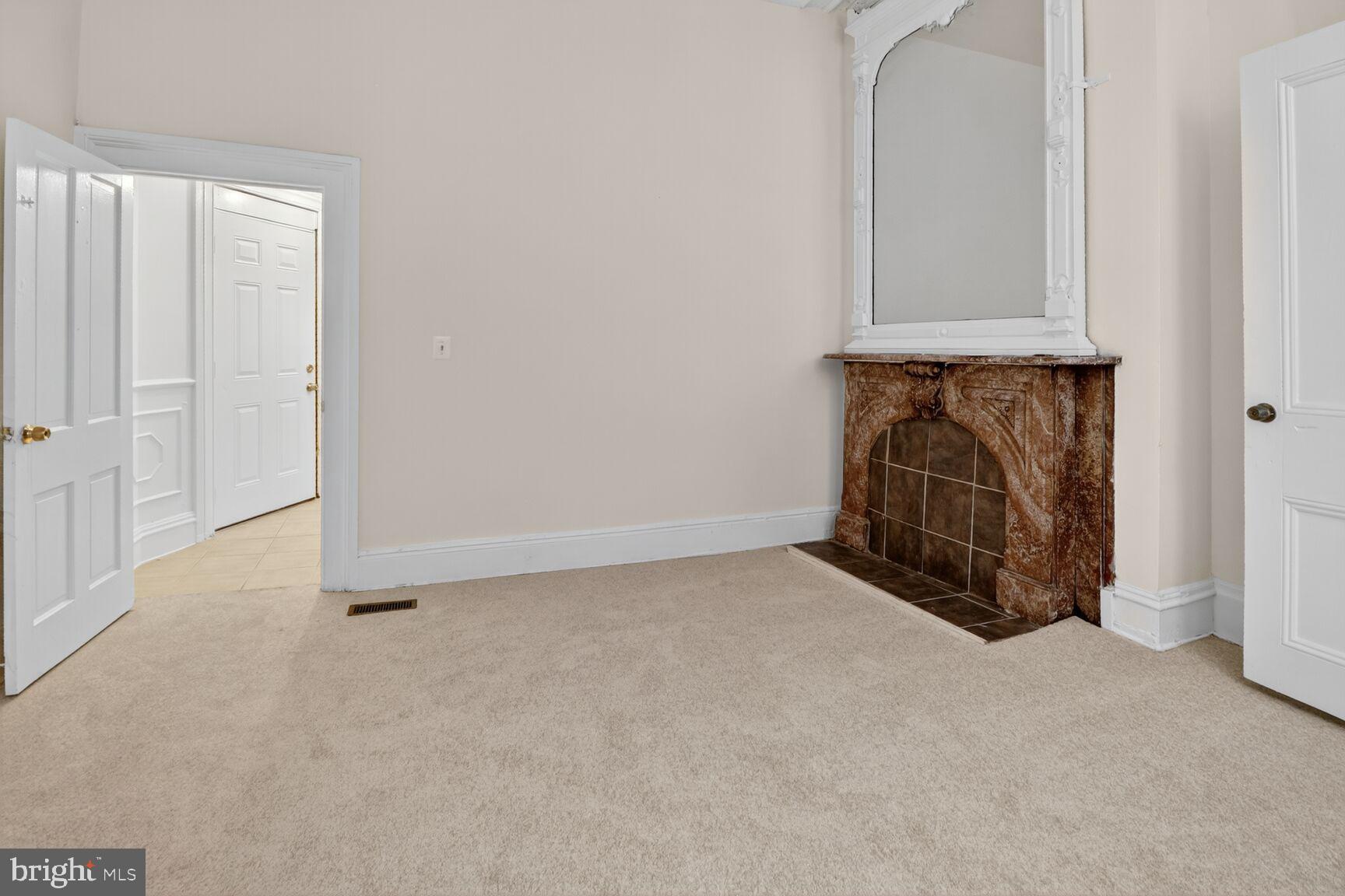 1404 Madison Avenue Baltimore, MD 21217 - Photo 9 of 54 a view of a livingroom with entryway