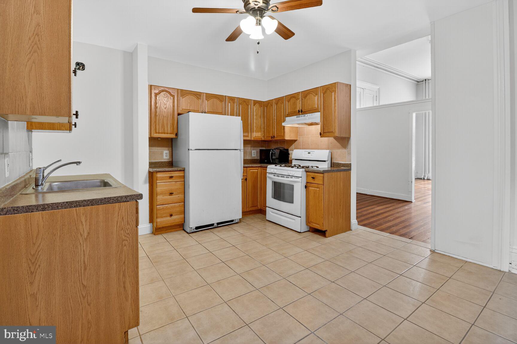 1404 Madison Avenue Baltimore, MD 21217 - Photo 10 of 54 Front Apartment 1st Floor Kitchen