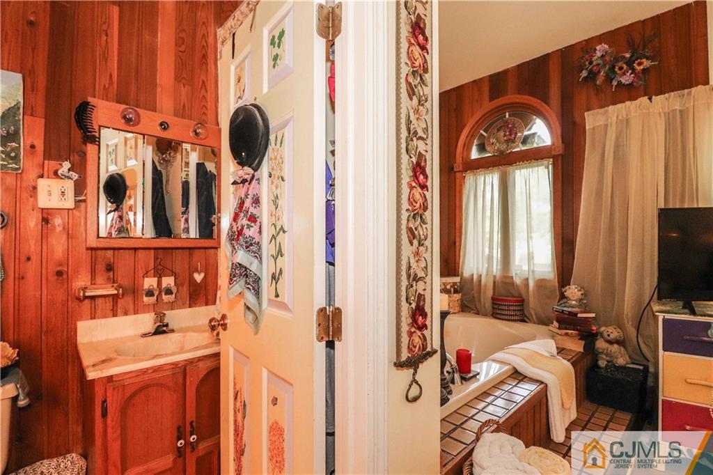 22 Hillsdale Road Edison, NJ 08820 - Photo 14 of 22 Gallery Image 14