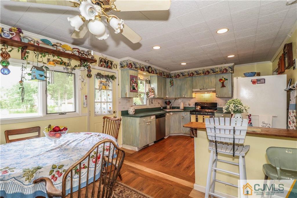 22 Hillsdale Road Edison, NJ 08820 - Photo 8 of 22 Gallery Image 8