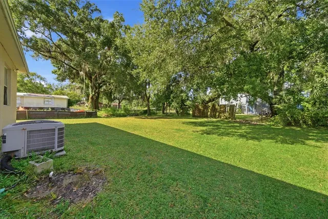 $1,950 | 1306 East Church Street, Plant City, FL 33563