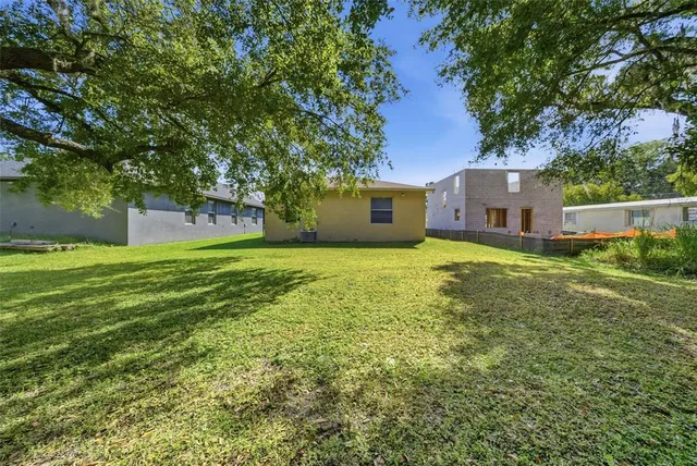 $1,950 | 1306 East Church Street, Plant City, FL 33563