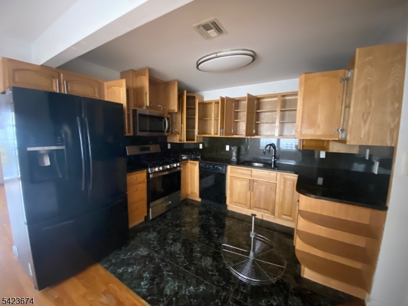 939 Anna Street, Unit 2 Elizabeth, NJ 07201 - Photo 4 of 16