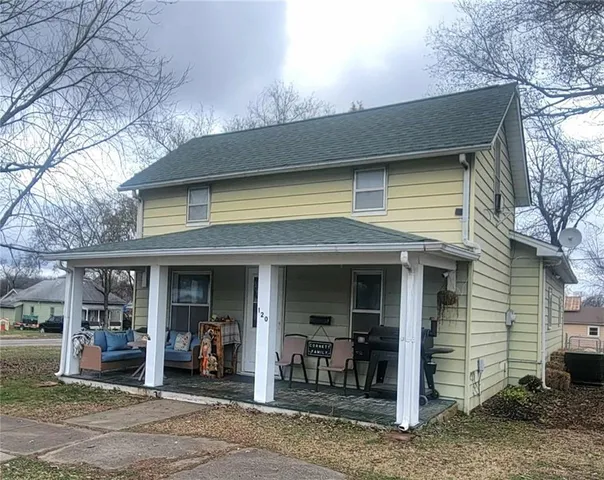 $114,999 | 120 South 3rd Street, Humboldt, KS 66748