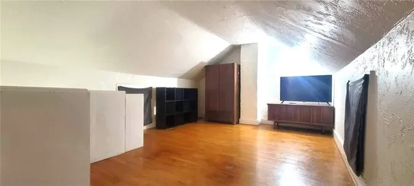 $99,999 | 120 South 3rd Street, Humboldt, KS 66748