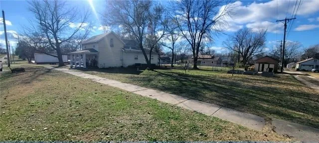 $109,999 | 120 South 3rd Street, Humboldt, KS 66748
