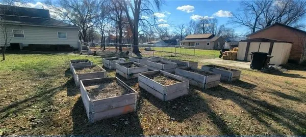 $99,999 | 120 South 3rd Street, Humboldt, KS 66748