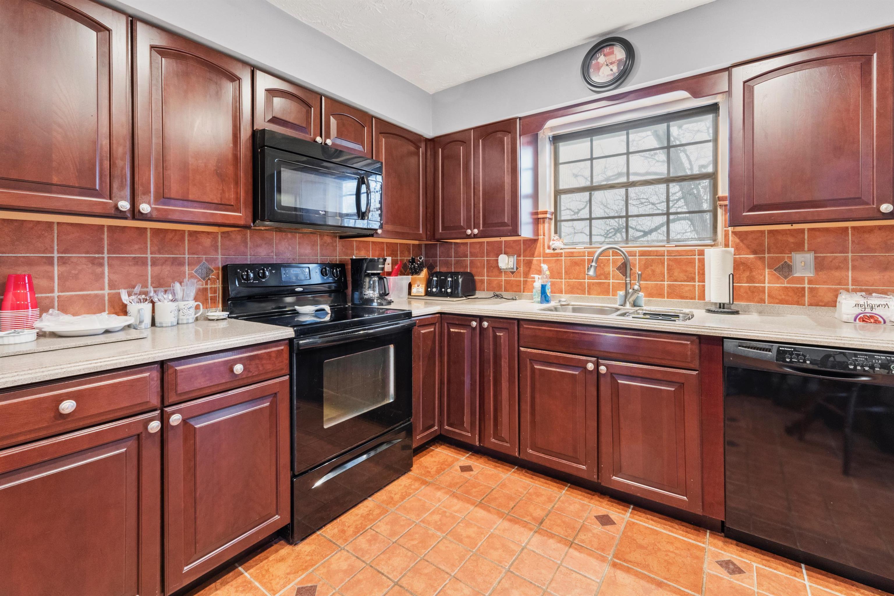 9033 Tipton Ross Road Ashland, KY 41102 - Photo 11 of 28 Gallery Image 11