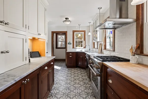 $845,000 | 61 Woodlawn Avenue, Northampton, MA 01060