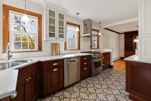 $845,000 | 61 Woodlawn Avenue, Northampton, MA 01060