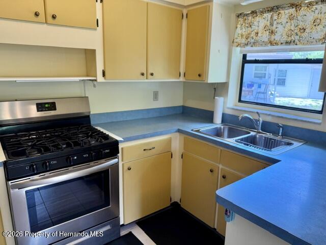 6848 Treehaven Drive Spring Hill, FL 34606 - Photo 14 of 34 Gas stainless stove