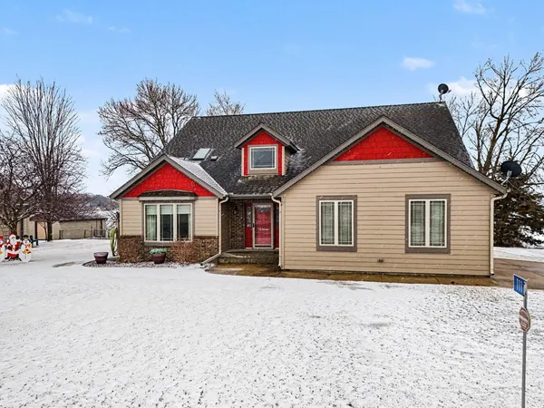 $849,900 | 111 West 240th Street, New Prague, MN 56071