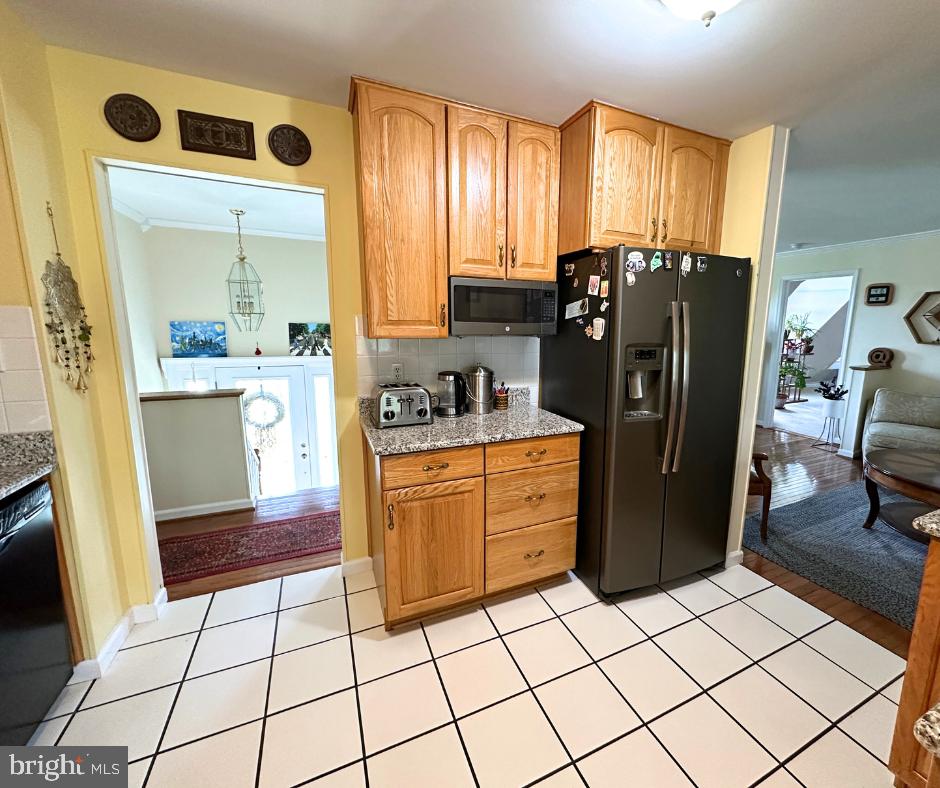 19517 Westerly Avenue Poolesville, MD 20837 - Photo 21 of 67 Spacious kitchen