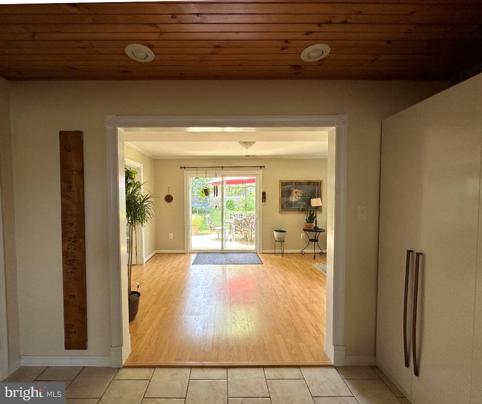 19517 Westerly Avenue Poolesville, MD 20837 - Photo 52 of 67 Entrance to library and backyard