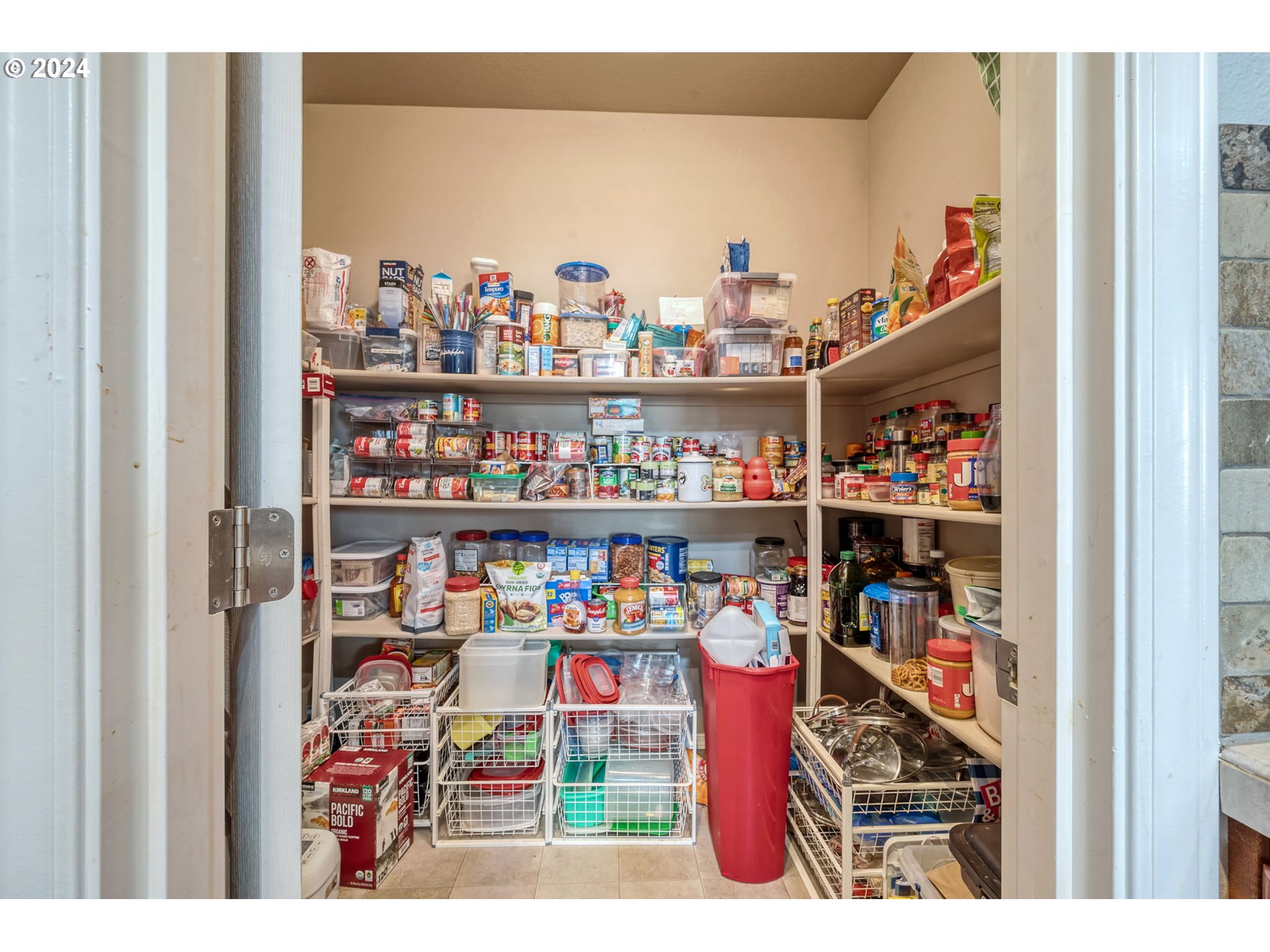 2191 Arroyo Ridge Drive Albany, OR 97321 - Photo 17 of 43 Pantry
