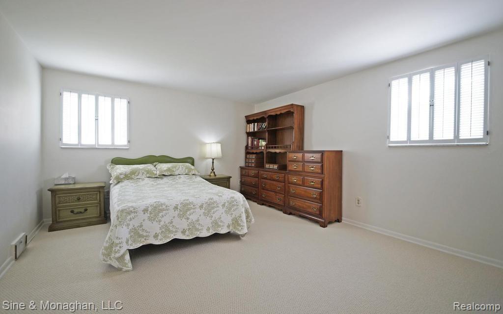 592 Canterbury Road Grosse Pointe, MI 48236 - Photo 15 of 30 15-photo-web-1024x640-52948.jpg