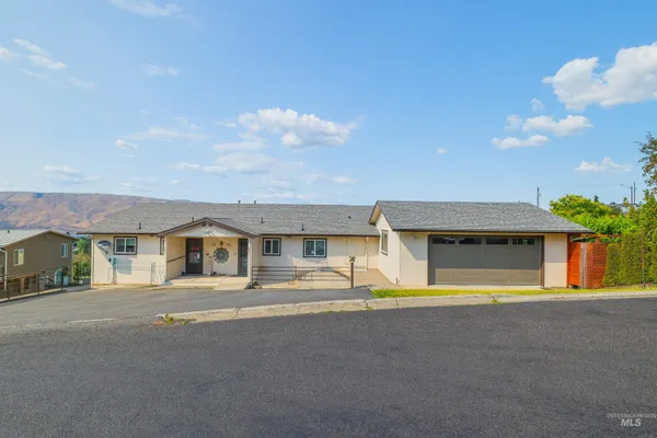 $615,000 | 2841 Mayfair Drive, Lewiston, ID 83501