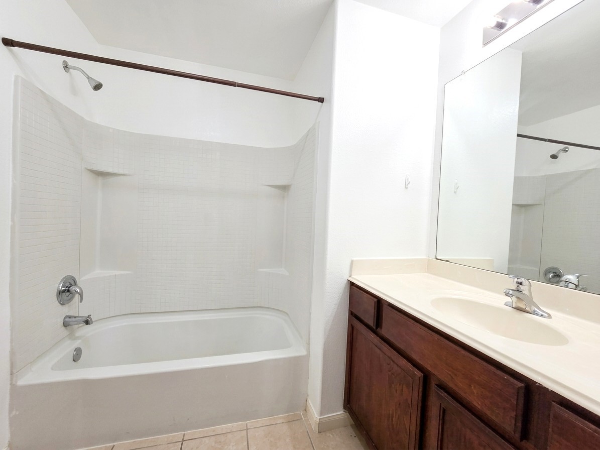 18962 Ranchcrest Drive Magnolia, TX 77355 - Photo 32 of 49 Secondary bathroom