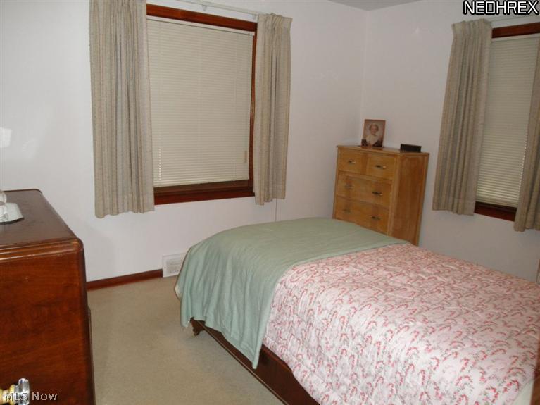 1830 Lorimer Road Cleveland, OH 44134 - Photo 8 of 24
