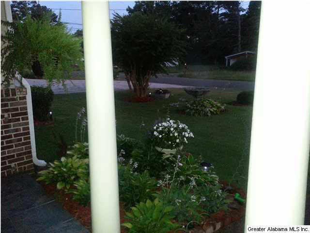 1014 Manor Circle Bessemer, AL 35020 - Photo 4 of 10