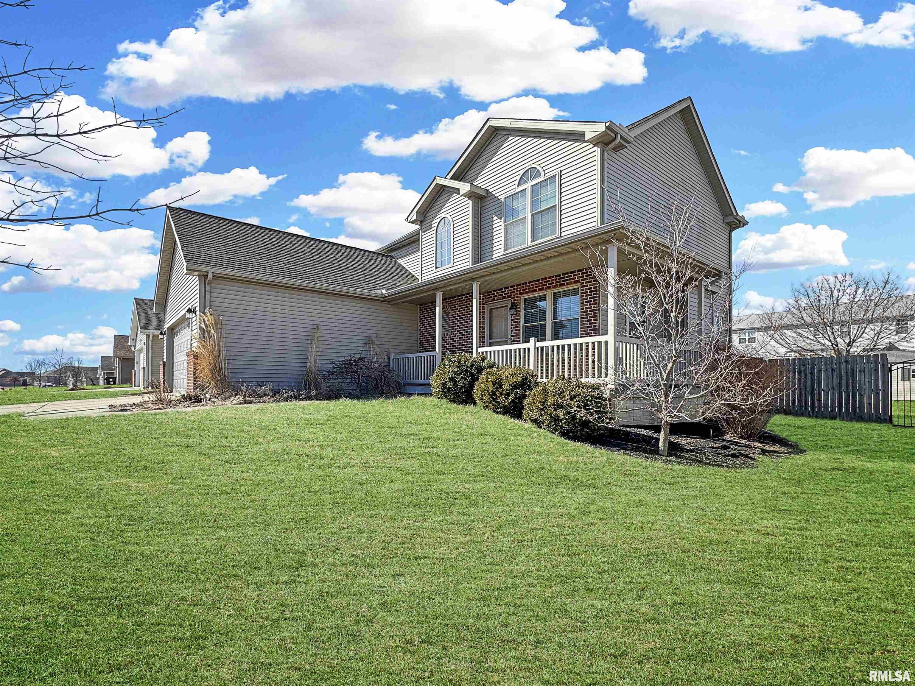 808 Simon Street Washington, IL 61571 - Photo 2 of 51 Gallery Image 2