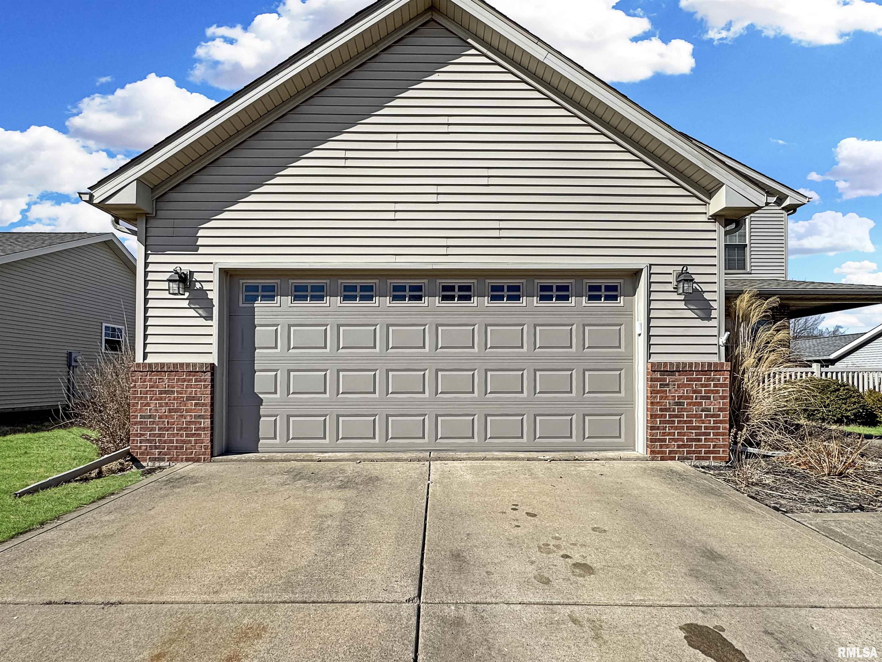 808 Simon Street Washington, IL 61571 - Photo 4 of 51 Gallery Image 4