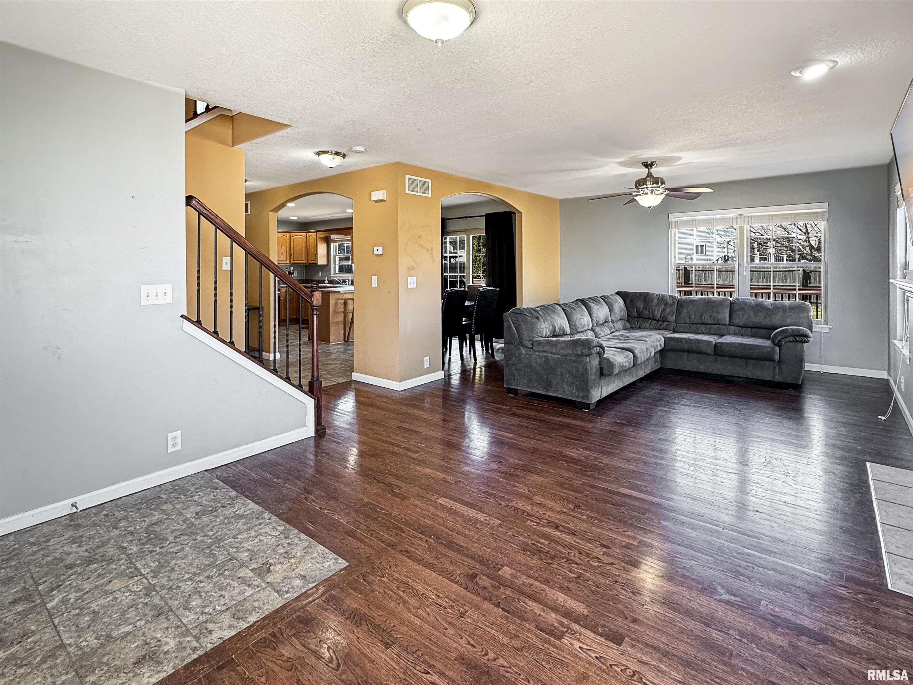 808 Simon Street Washington, IL 61571 - Photo 6 of 51 Gallery Image 6