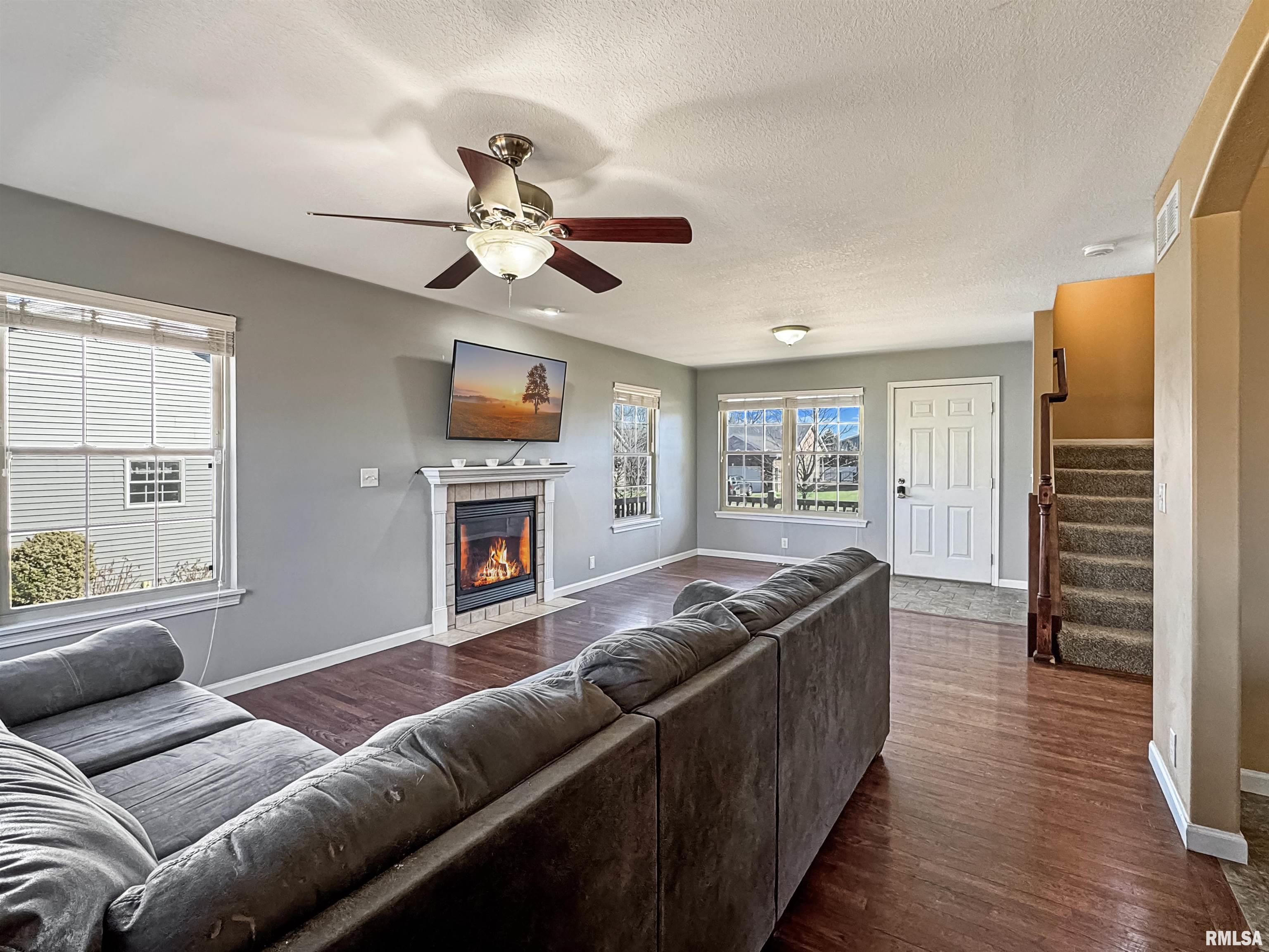808 Simon Street Washington, IL 61571 - Photo 8 of 51 Gallery Image 8