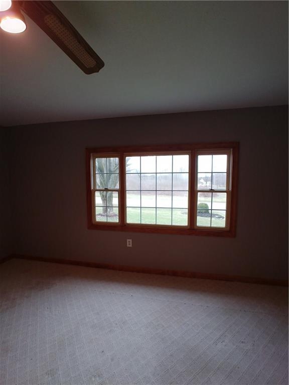 476 North Foster Road Mercer, PA 16137 - Photo 10 of 22 Living room