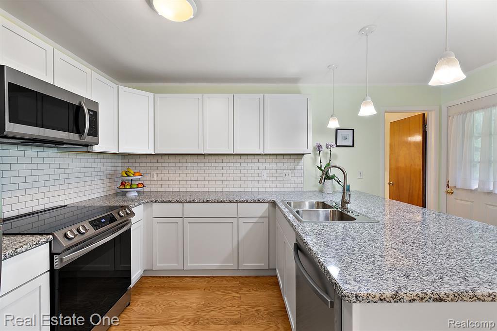 2340 South Rochester Road Rochester Hills, MI 48307 - Photo 10 of 25