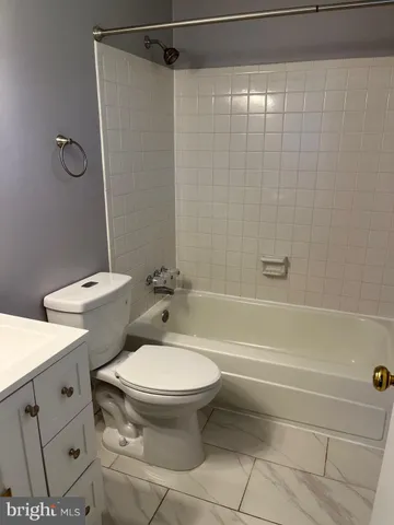 $3,600 | 5233 Pommeroy Drive, Fairfax, VA 22032