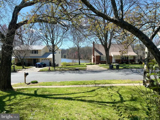 $3,600 | 5233 Pommeroy Drive, Fairfax, VA 22032