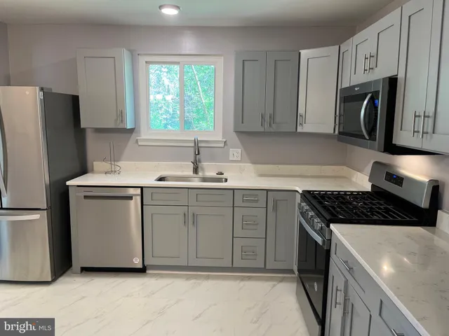 $3,600 | 5233 Pommeroy Drive, Fairfax, VA 22032