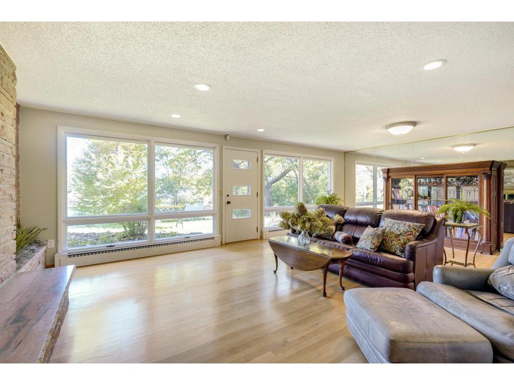 12275 James Road Minnetonka, MN 55343 - Photo 10 of 37 Gallery Image 10