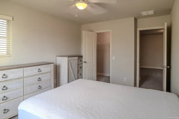 $2,600 | 1306 Begonia, San Antonio, TX 78245