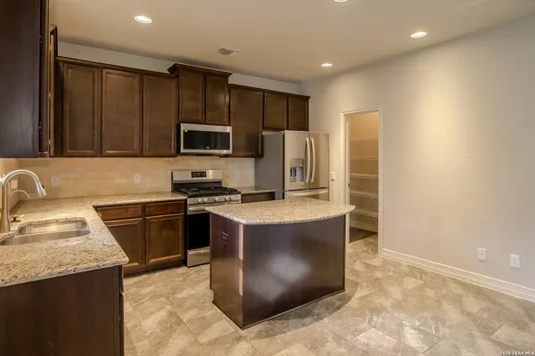 $2,600 | 1306 Begonia, San Antonio, TX 78245