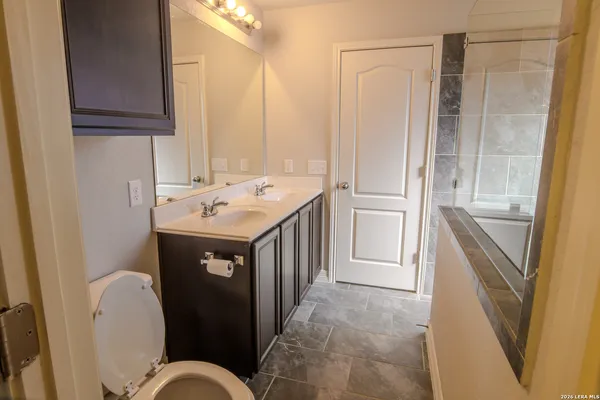 $2,600 | 1306 Begonia, San Antonio, TX 78245